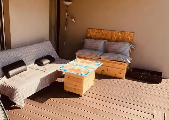 Bruksva アパート パランガ